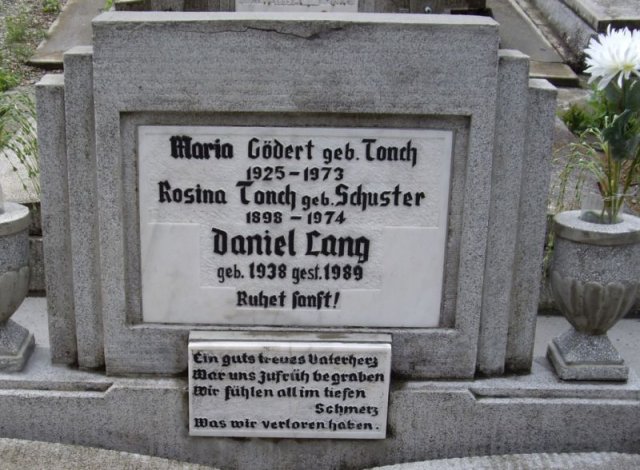 Tonch Maria 1925-1973 Grabstein